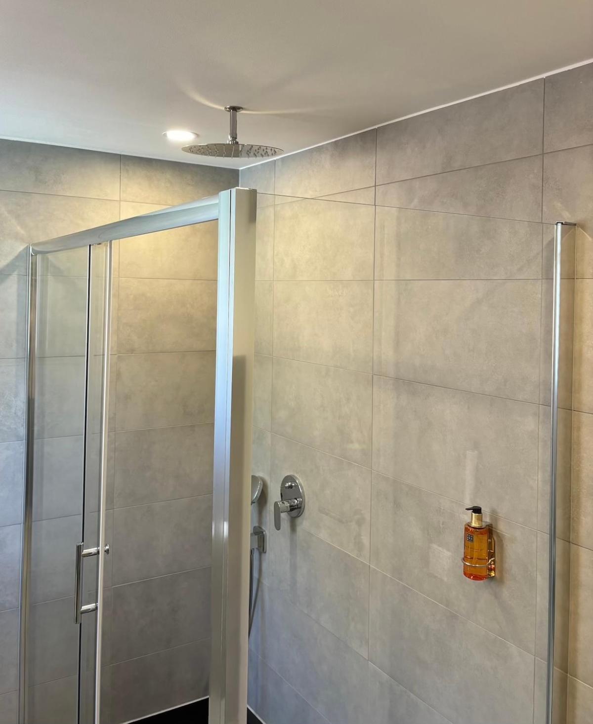 Gesamte Wohnung, Kueche, Parkplatz, Terrasse Bad Bellingen Luaran gambar