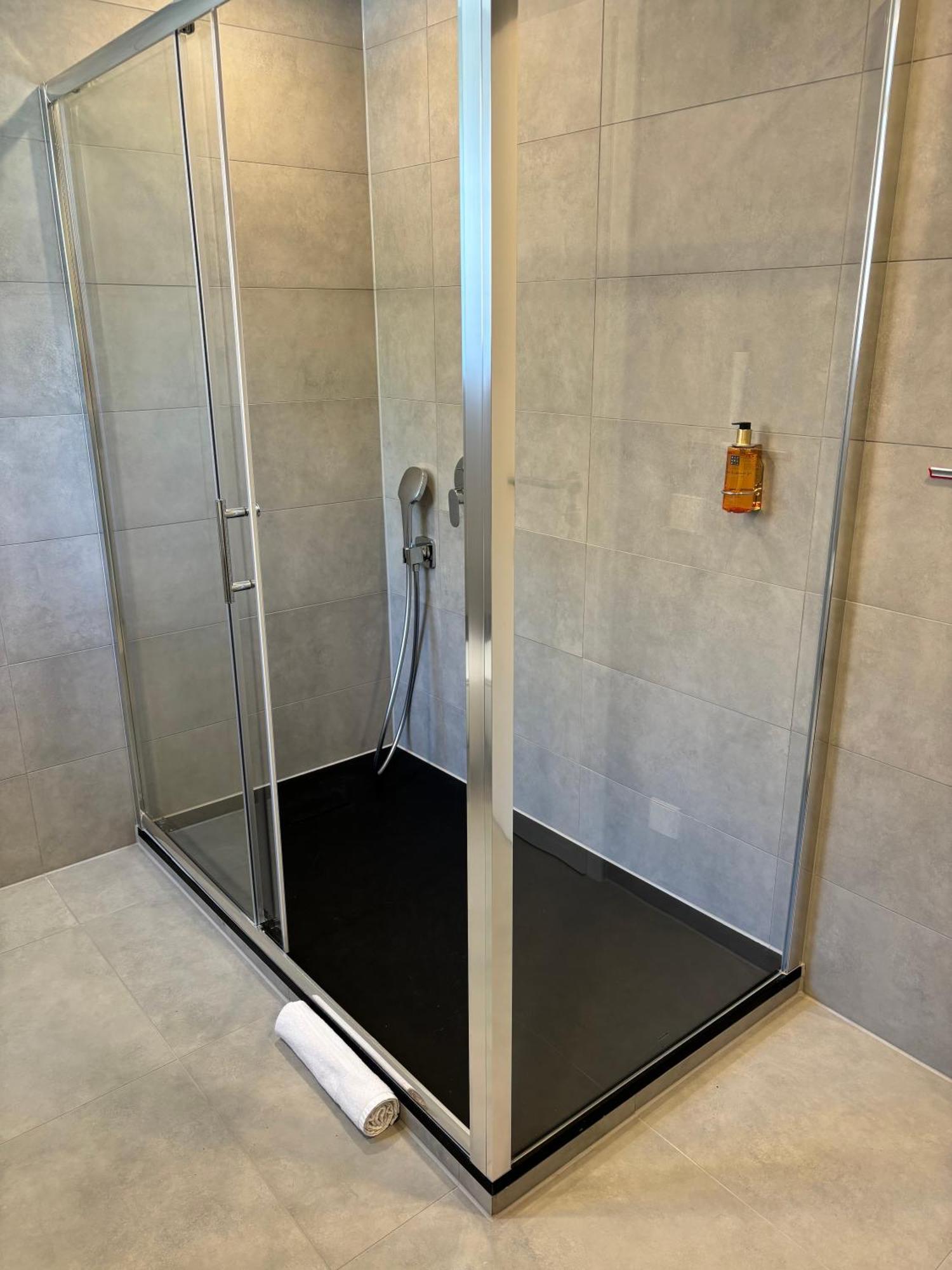Gesamte Wohnung, Kueche, Parkplatz, Terrasse Bad Bellingen Luaran gambar